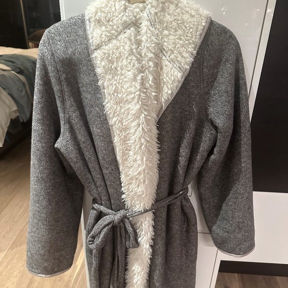 Anthropologie Pure + Good Sherpa Gray Cozy Hooded Reversible Jacket Robe M/L - Picture 2 of 5
